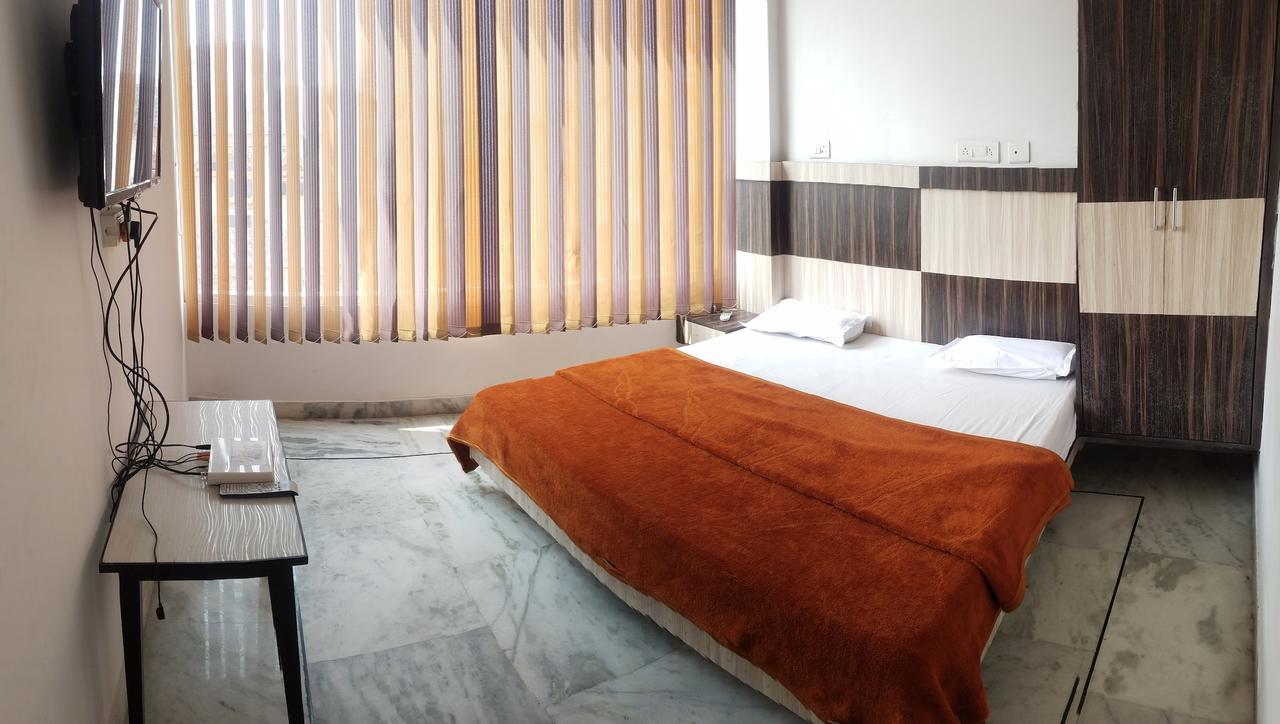 Time Square Guest House Jalandhar Eksteriør billede