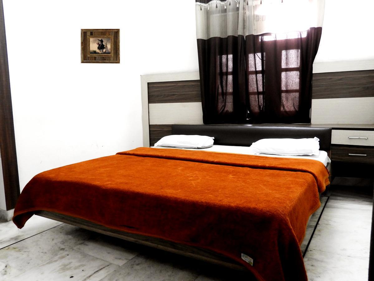 Time Square Guest House Jalandhar Eksteriør billede